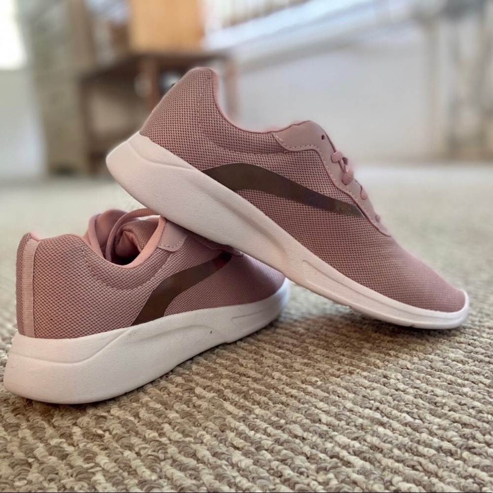 Mauve athletic trainers sneakers